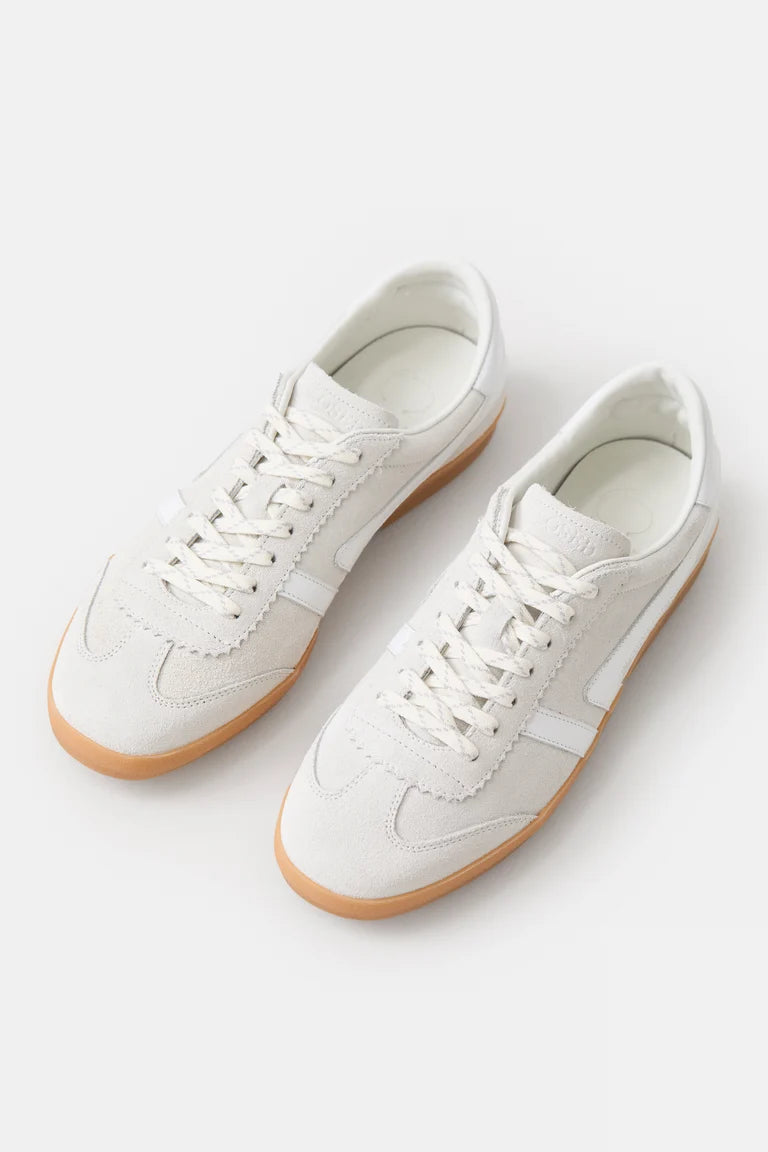 Closed leather sneakers