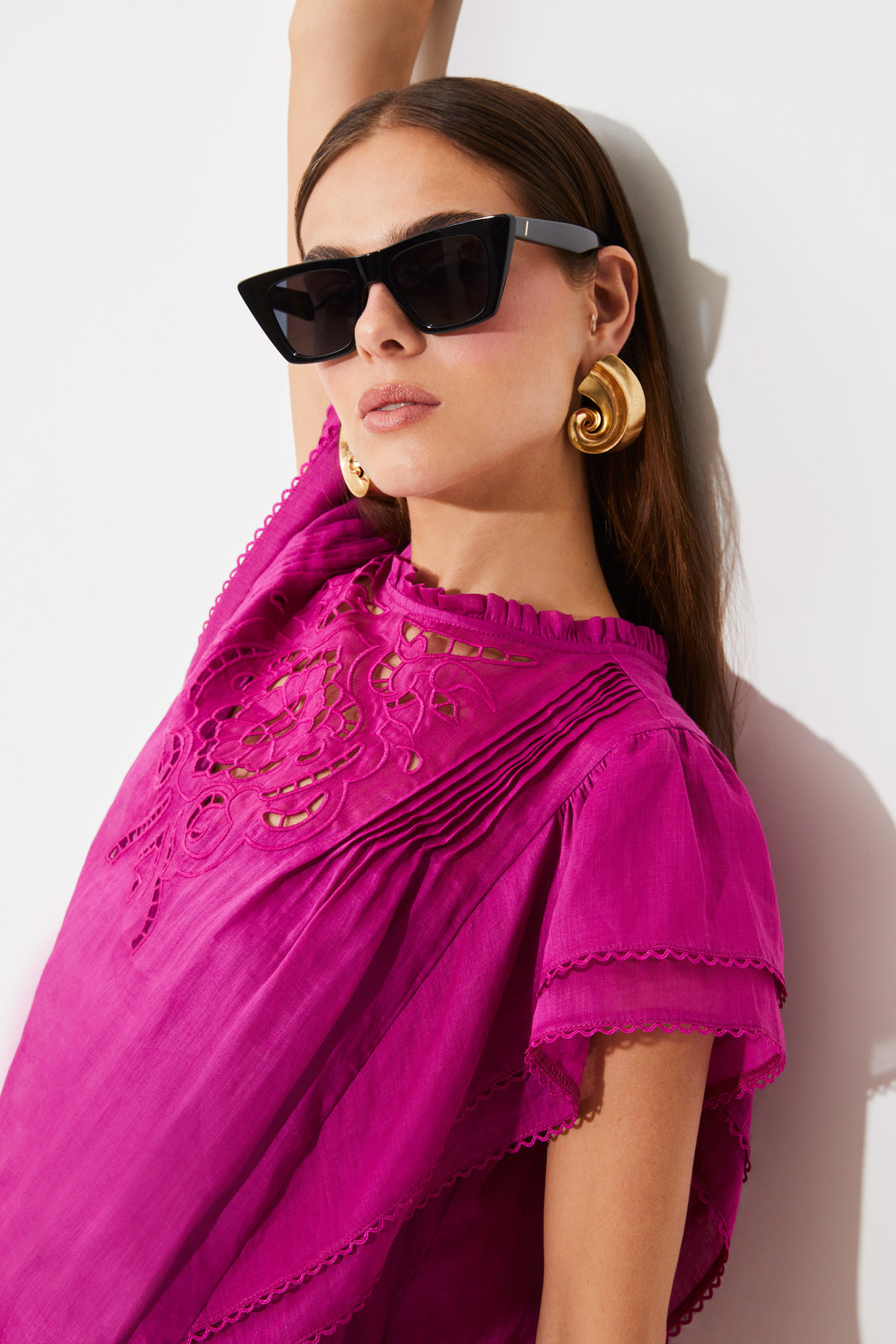 Clody
Embroidered linen veil dress
