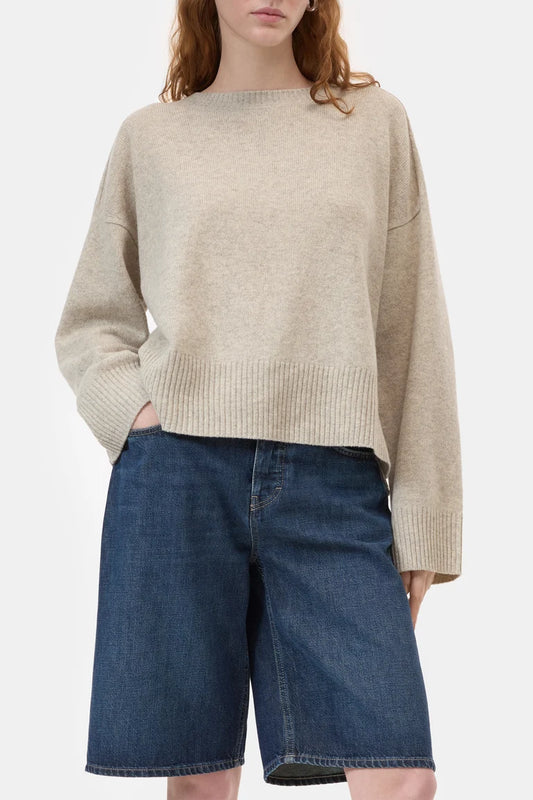 Closed wool jumper