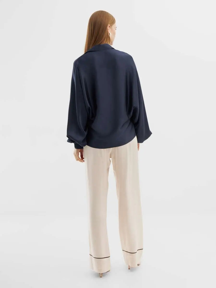 So sue antonia shiny slim navy blouse