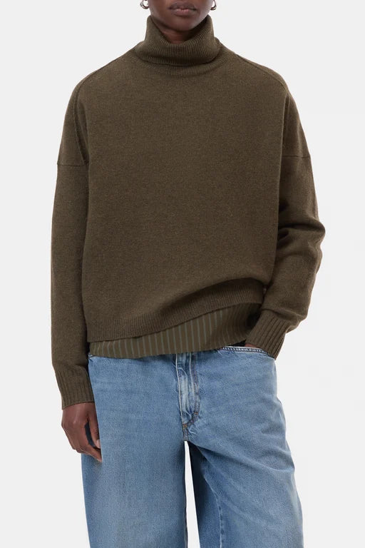 Closed Turtleneck made of pure merino wool