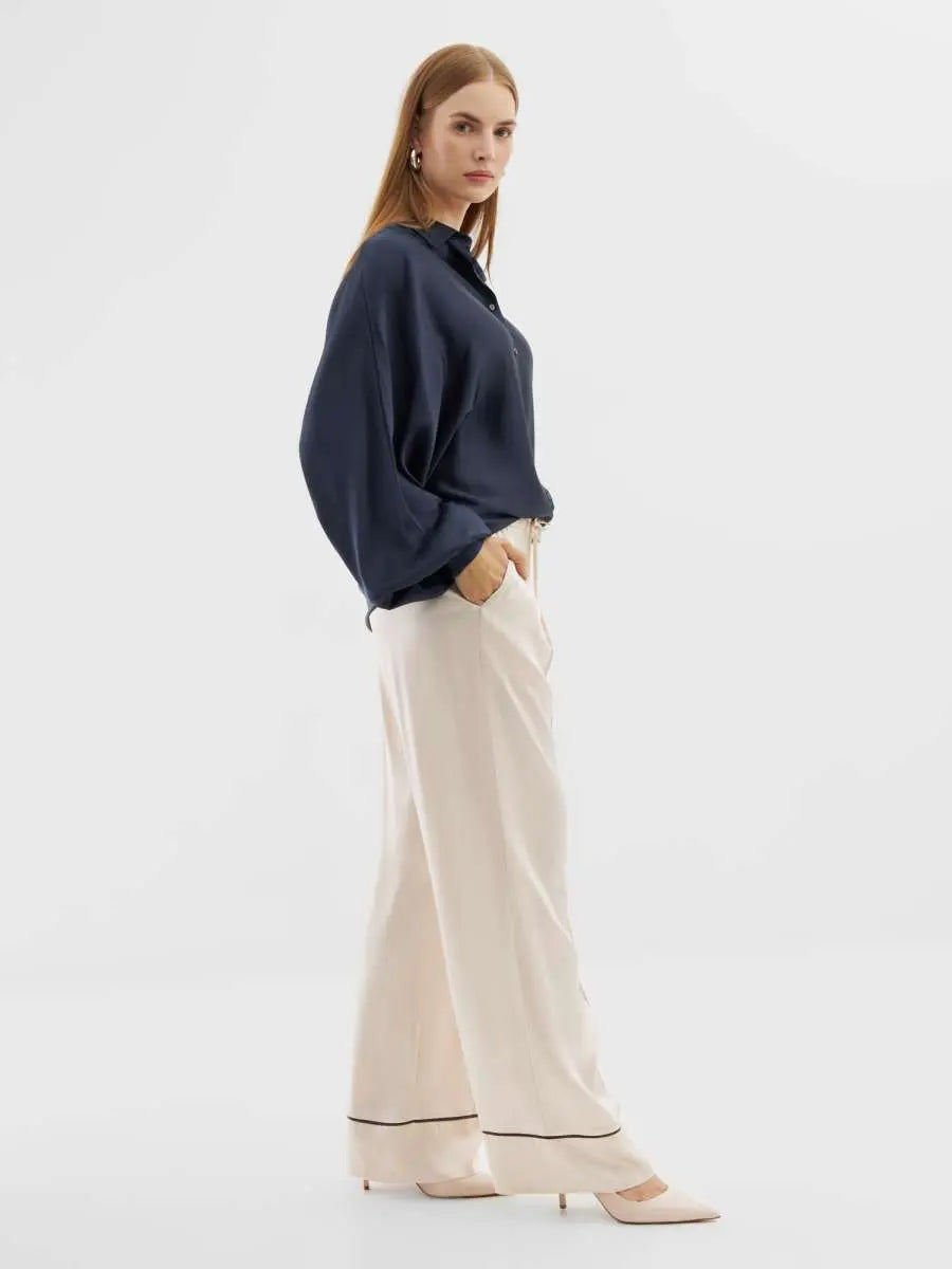 So sue antonia shiny slim navy blouse