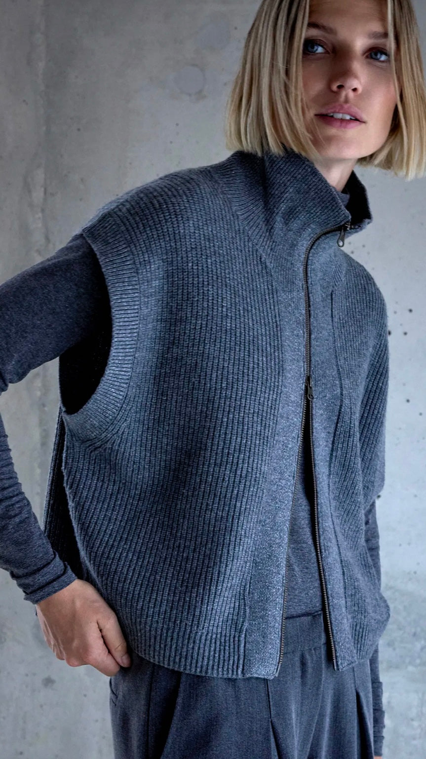Femmes du sud vest joselyn grijs
