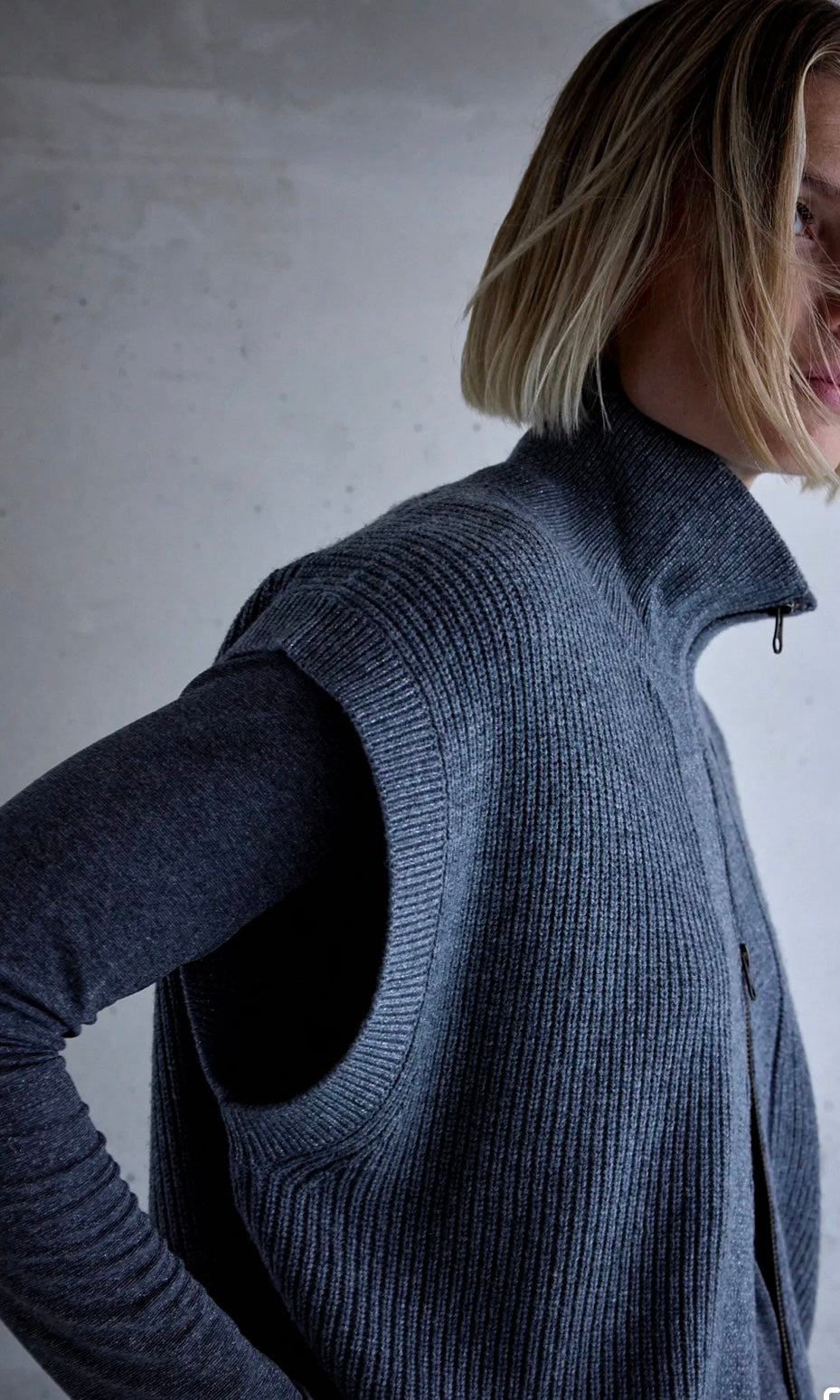 Femmes du sud vest joselyn grijs