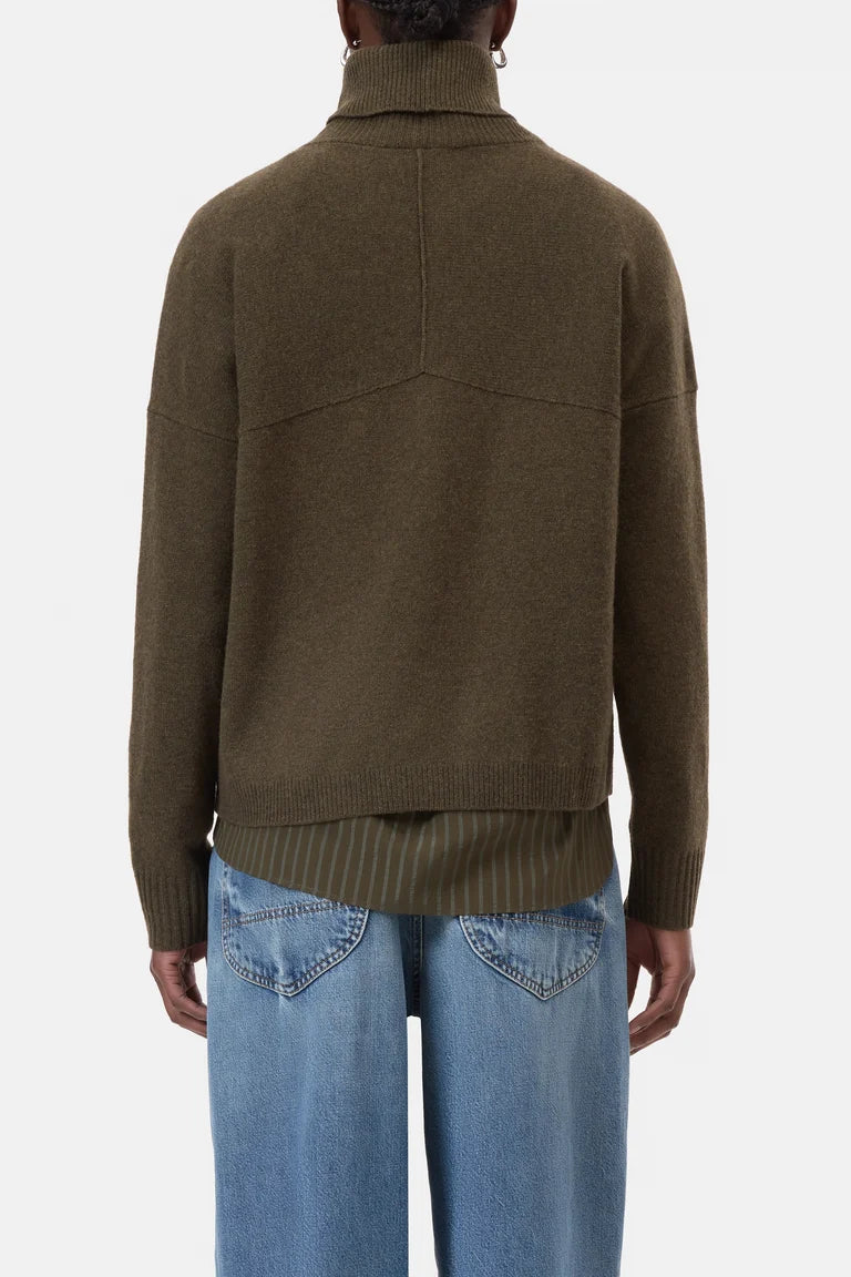 Closed Turtleneck made of pure merino wool