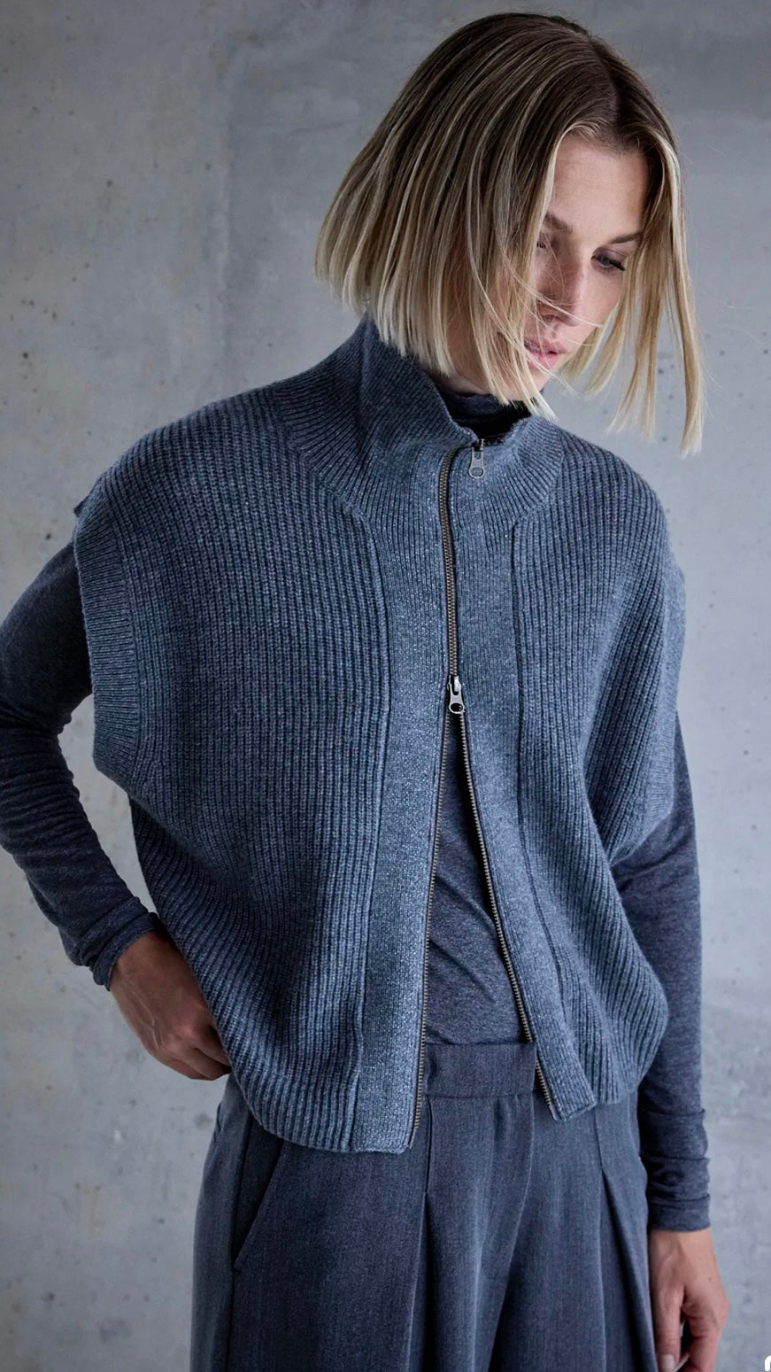 Femmes du sud vest joselyn grijs